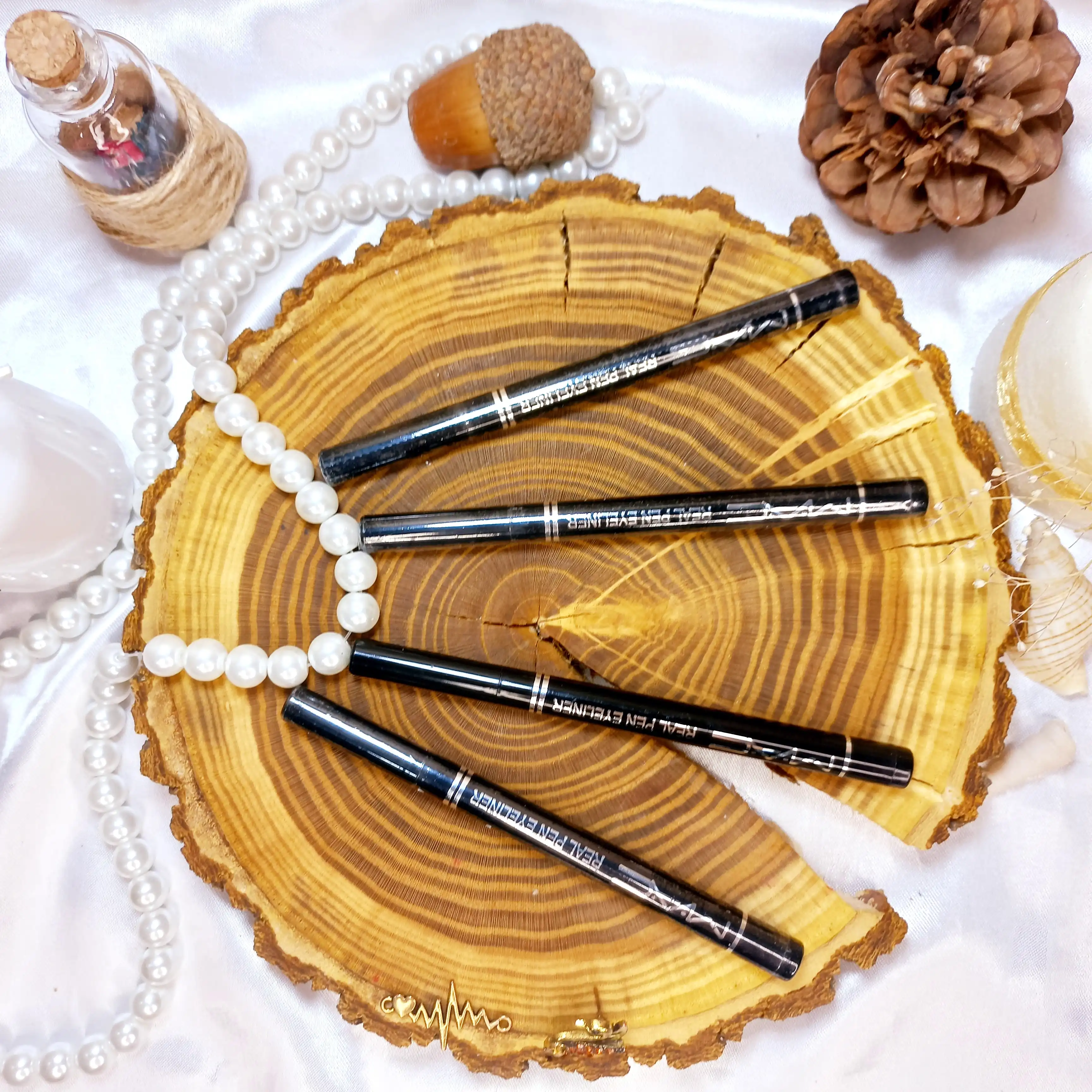 خط چشم ضد آب ماژیکی سری Real Pen Eyeliner