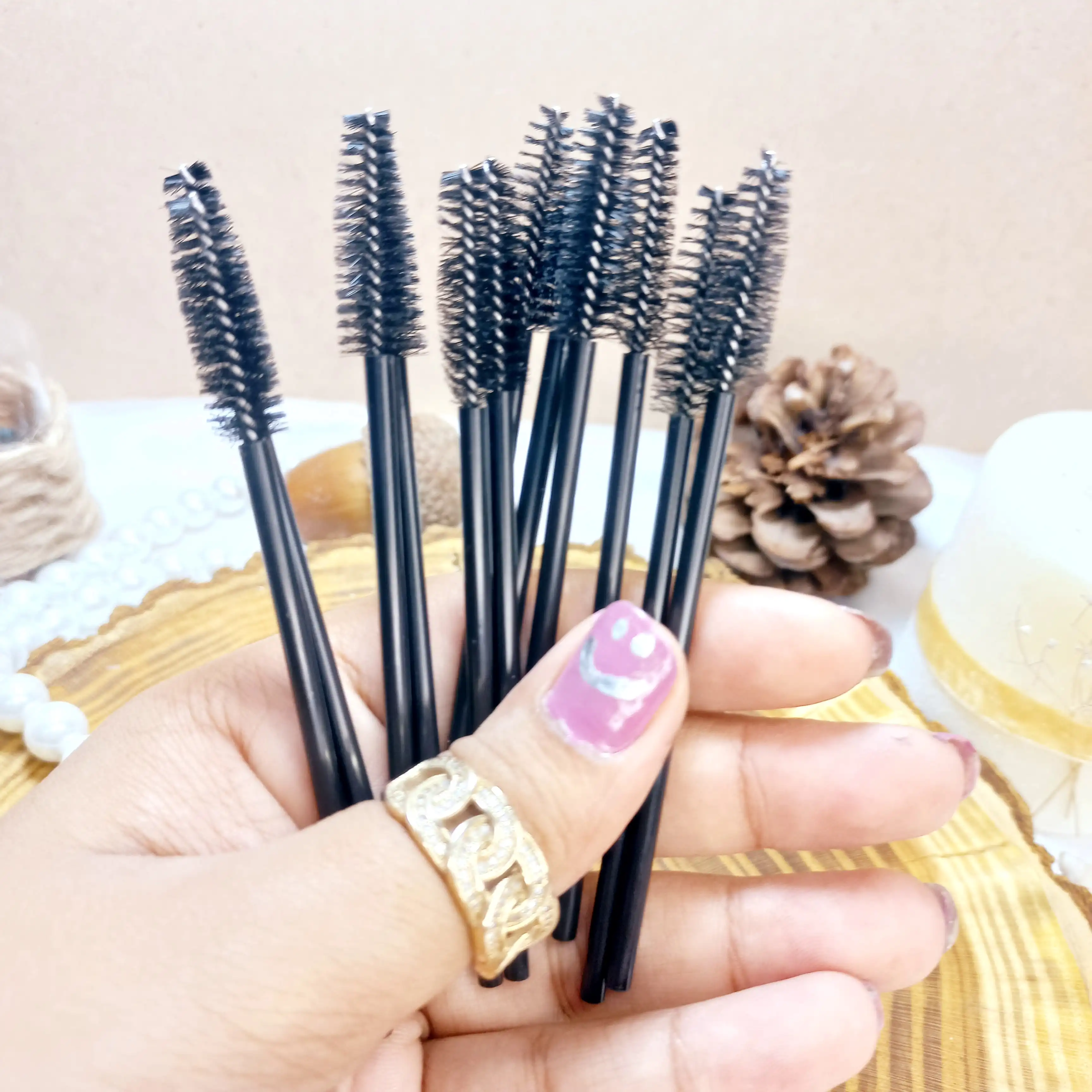 برس ابرو و مژه