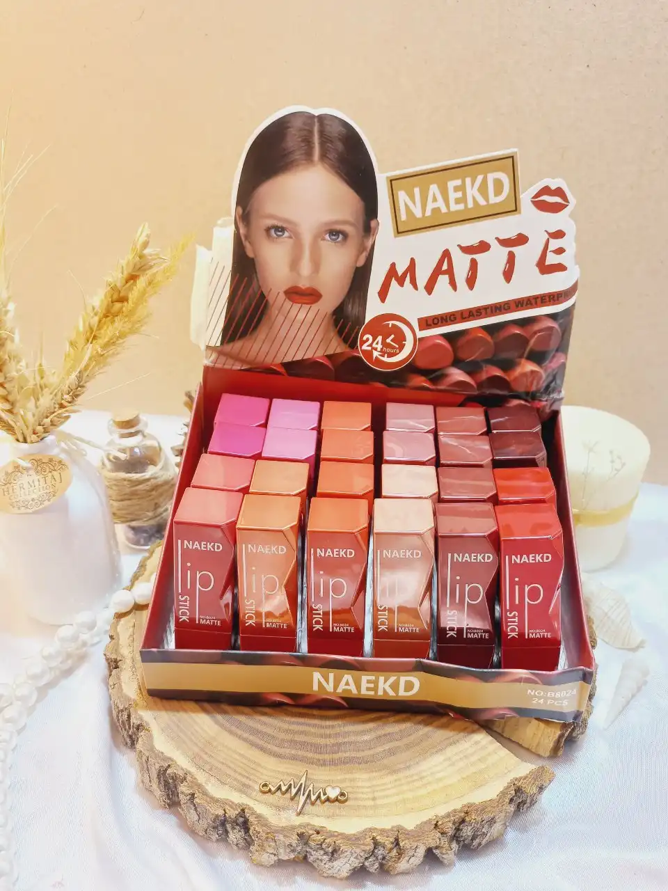 رژ جامد پرطرفدار ناکد NAEKD MATTE کد 8024