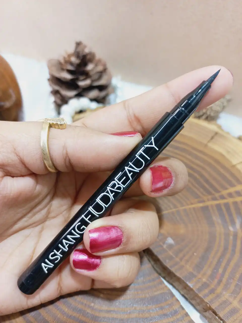خط چشم ماژیکی پرطرفدار هدی بیوتی HUDA BEAUTY کد 8606