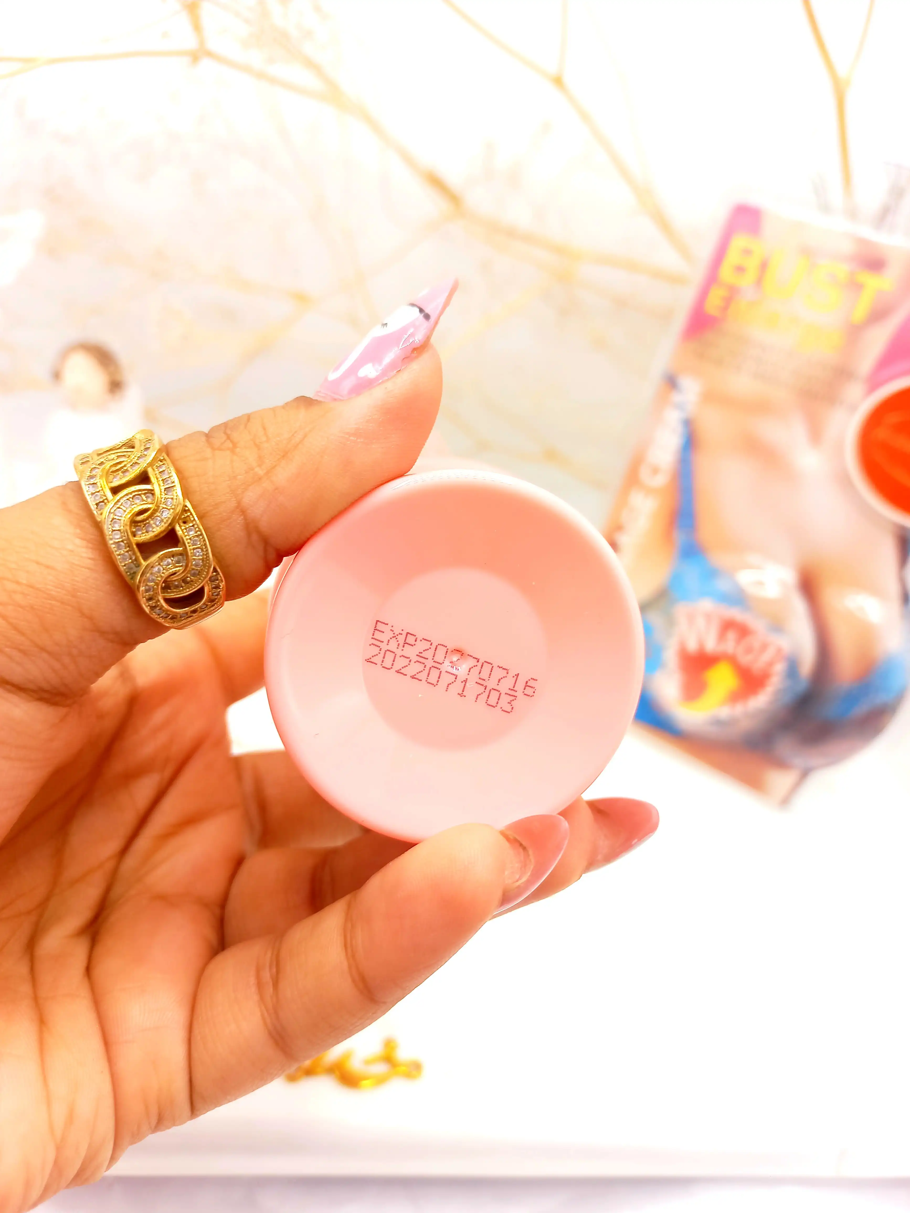 کرم حجم دهنده و سفت کننده سینه آیچون بیوتی AICHUN BEAUTY کد AC31329