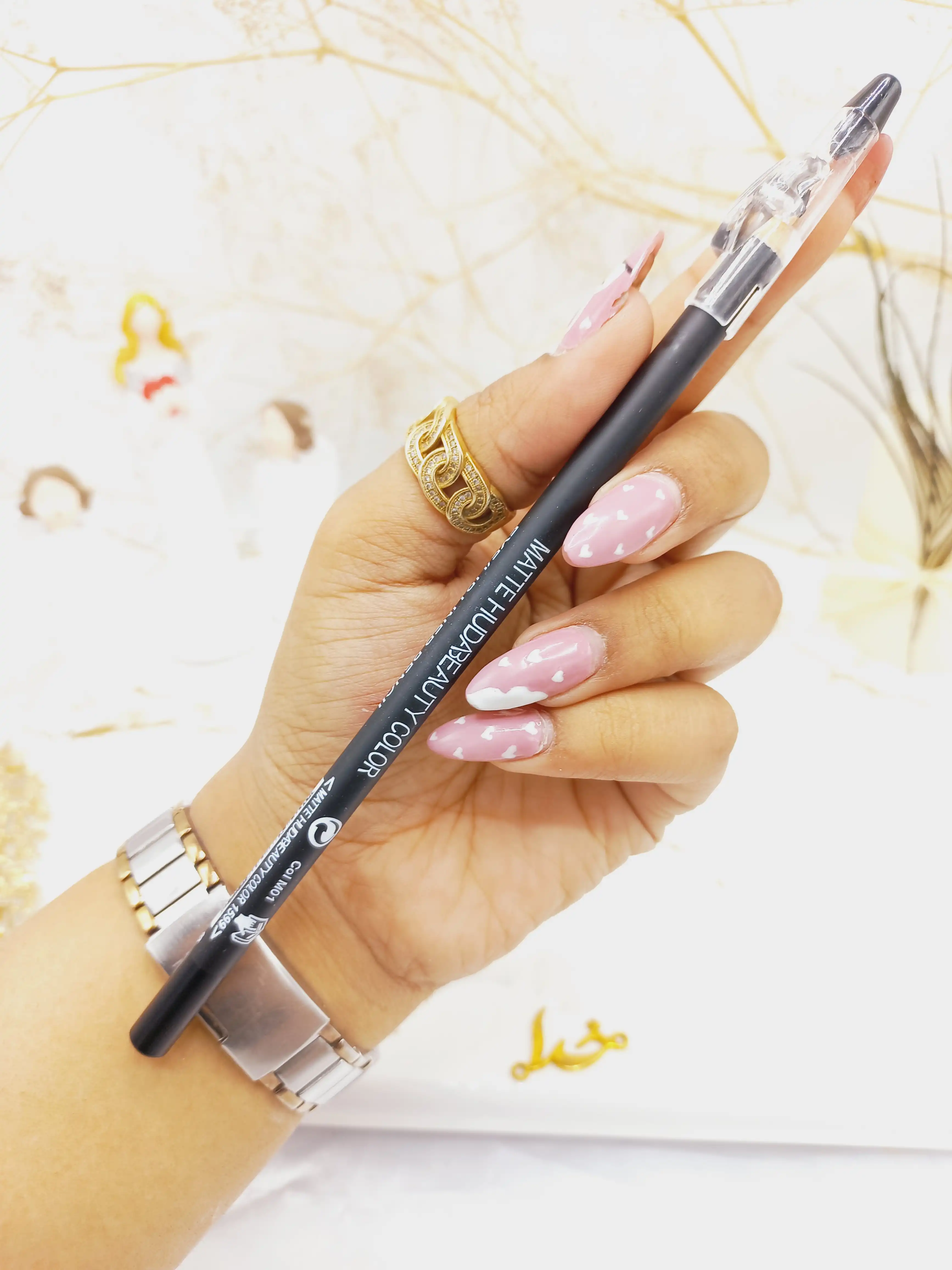 مداد چشم مات مشکی دارای ویتامین E  تراش دار هدا بیوتی HUDABEAUTY کد 80629
