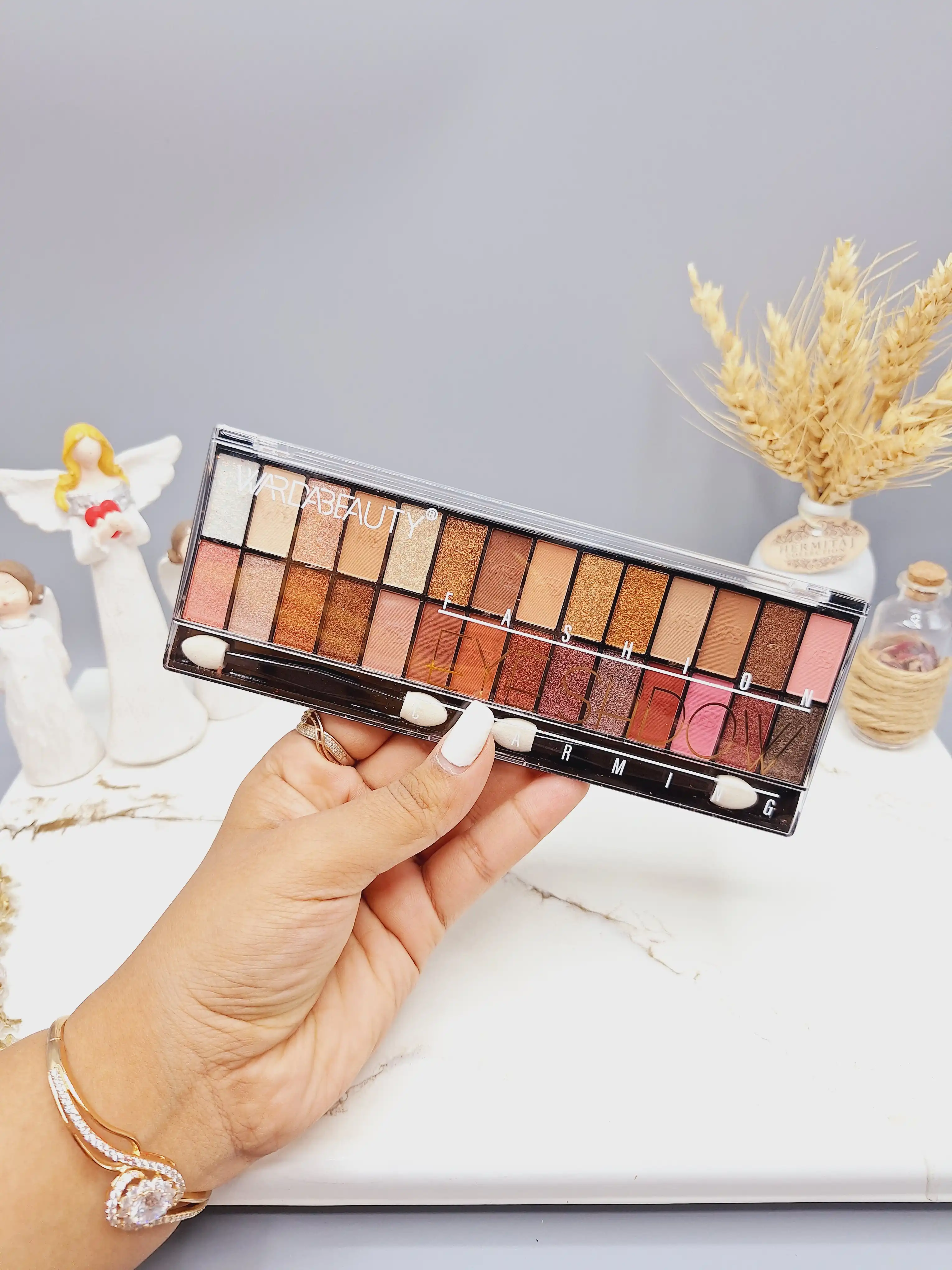 سایه چشم 28 رنگ بی نظیر وردا بیوتی WARDABEAUTY  کد WB302224