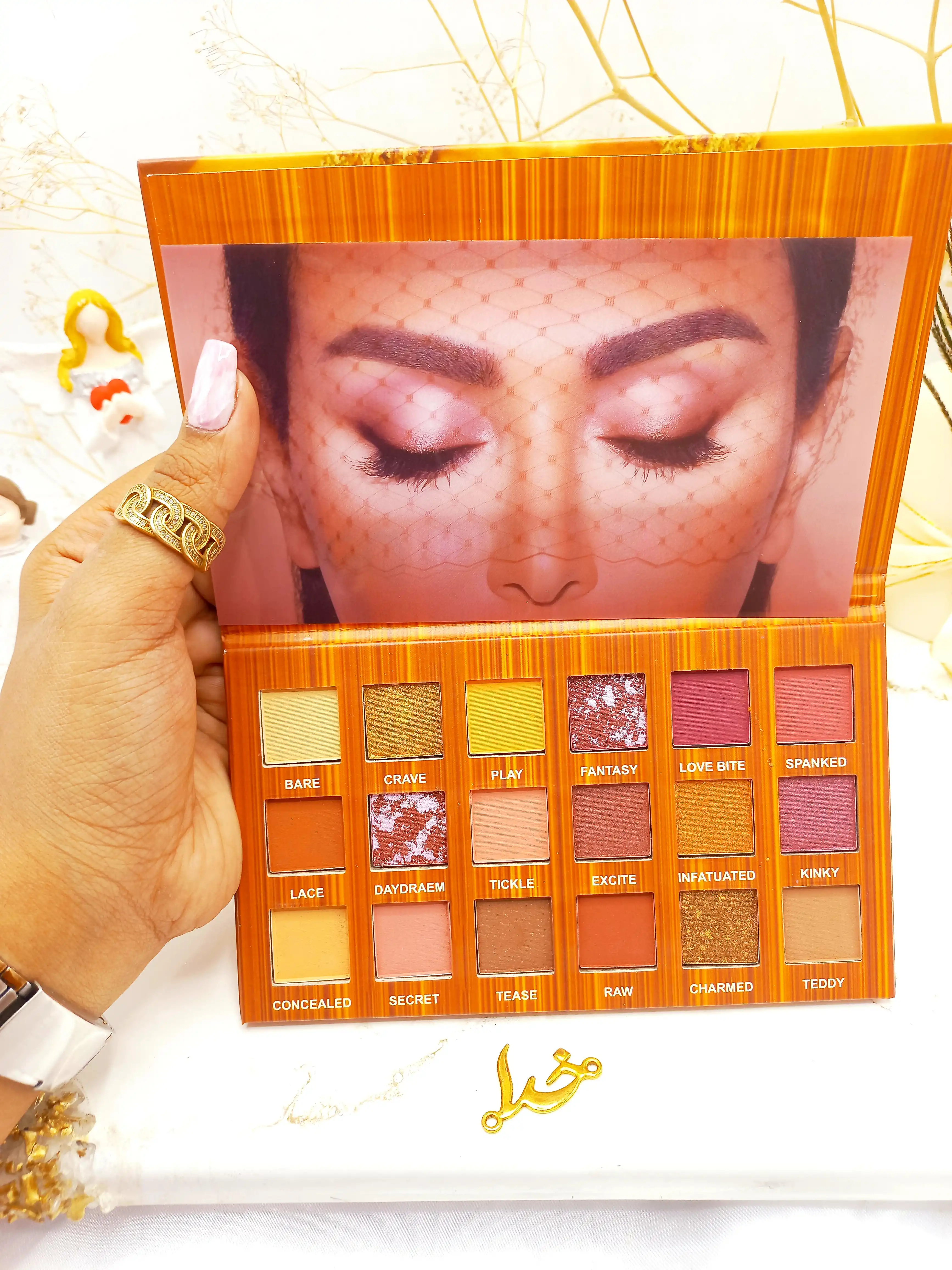 پالت سایه چشم 18 رنگ هدا بیوتی HUDABEAUTY کد LM777877 ( جلد نارنجی )