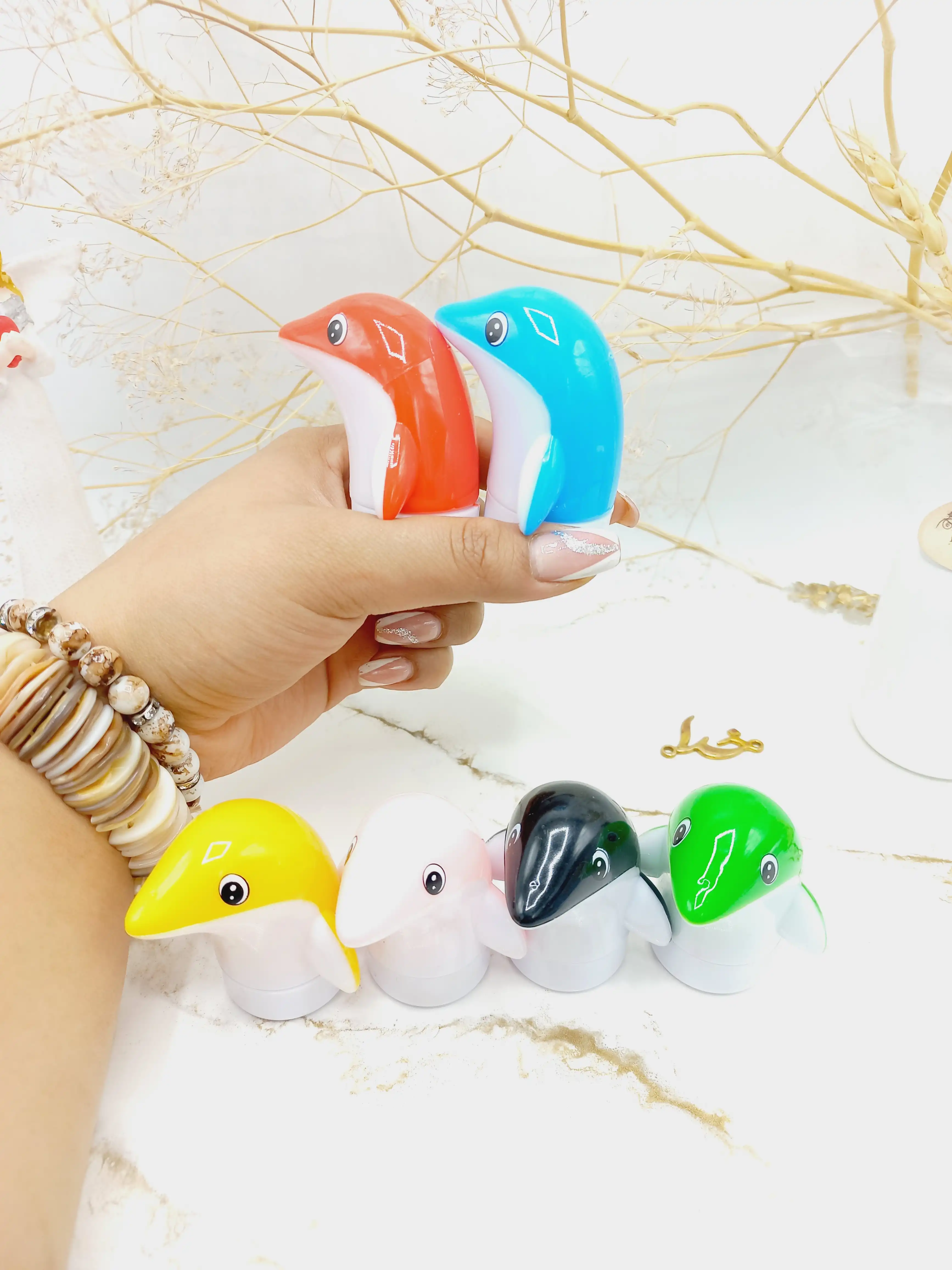 بالم لب طرح دلفین برند هوکسیا بیوتی HUXIA BEAUTY کد 1048