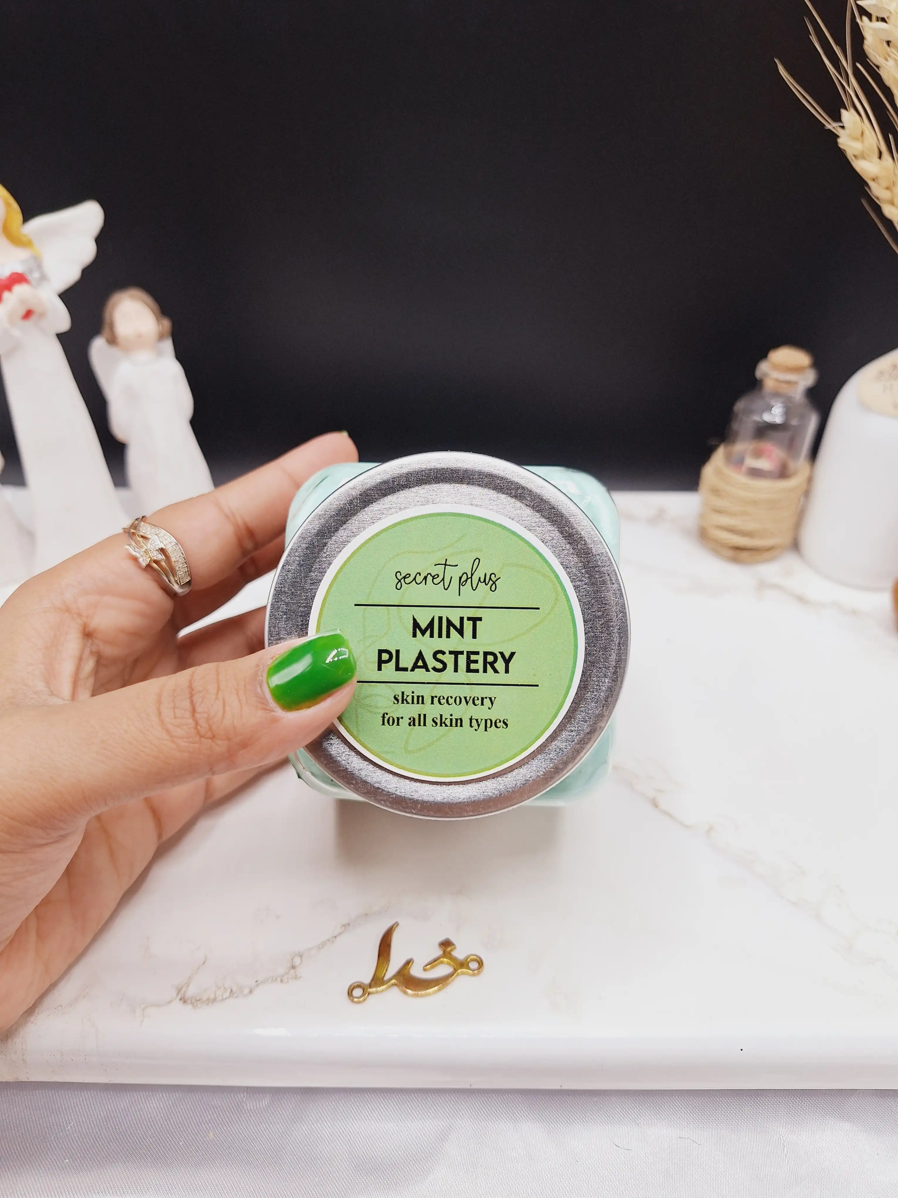 اسکراب لایه بردار تیرگی رایحه گچی نعنا MINT PLASTERY برند secret plus حجم 500ml
