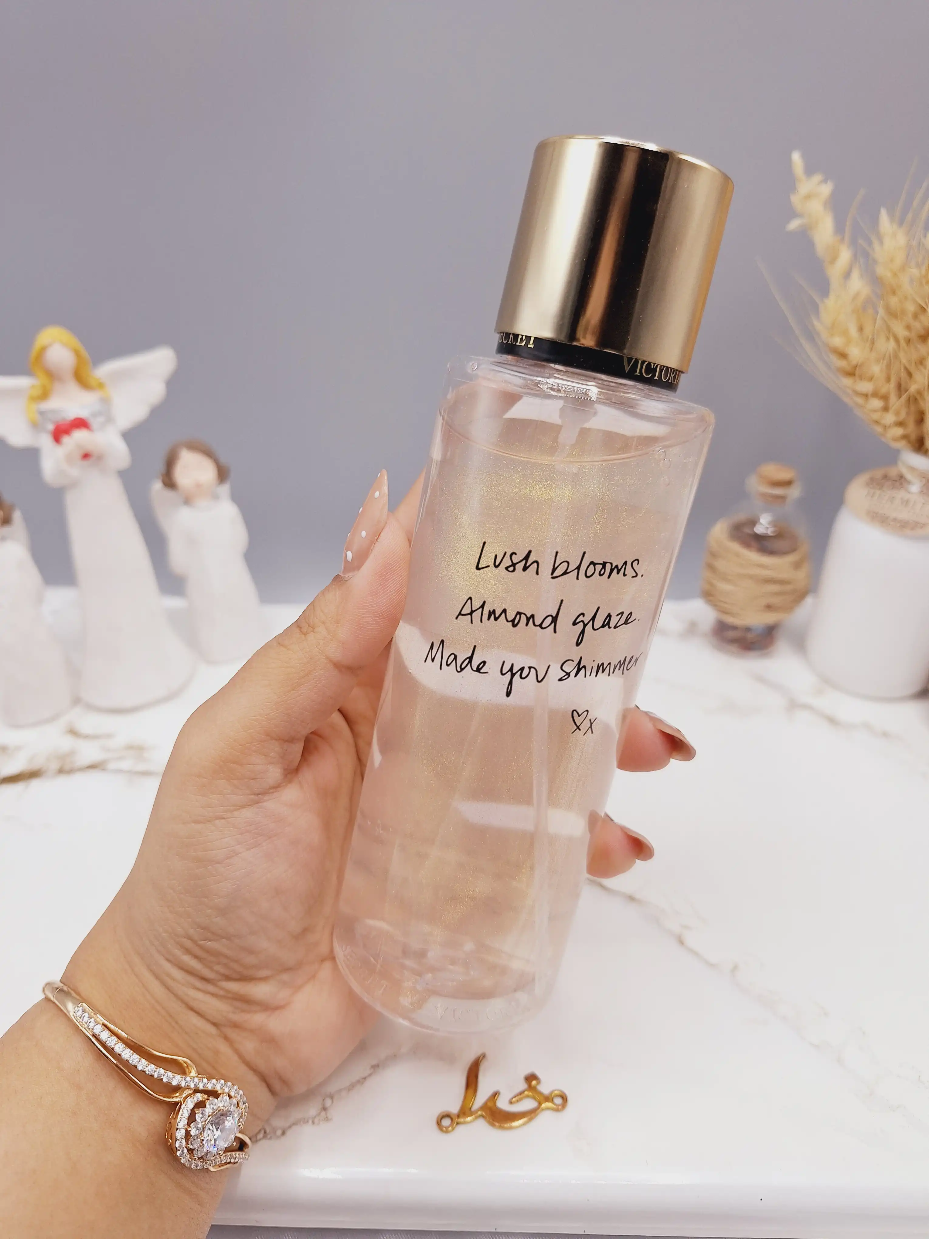 بادی اسپلش 250 ml ویکتوریا سکرت مدل Velvet Petals Shimmer اورجینال