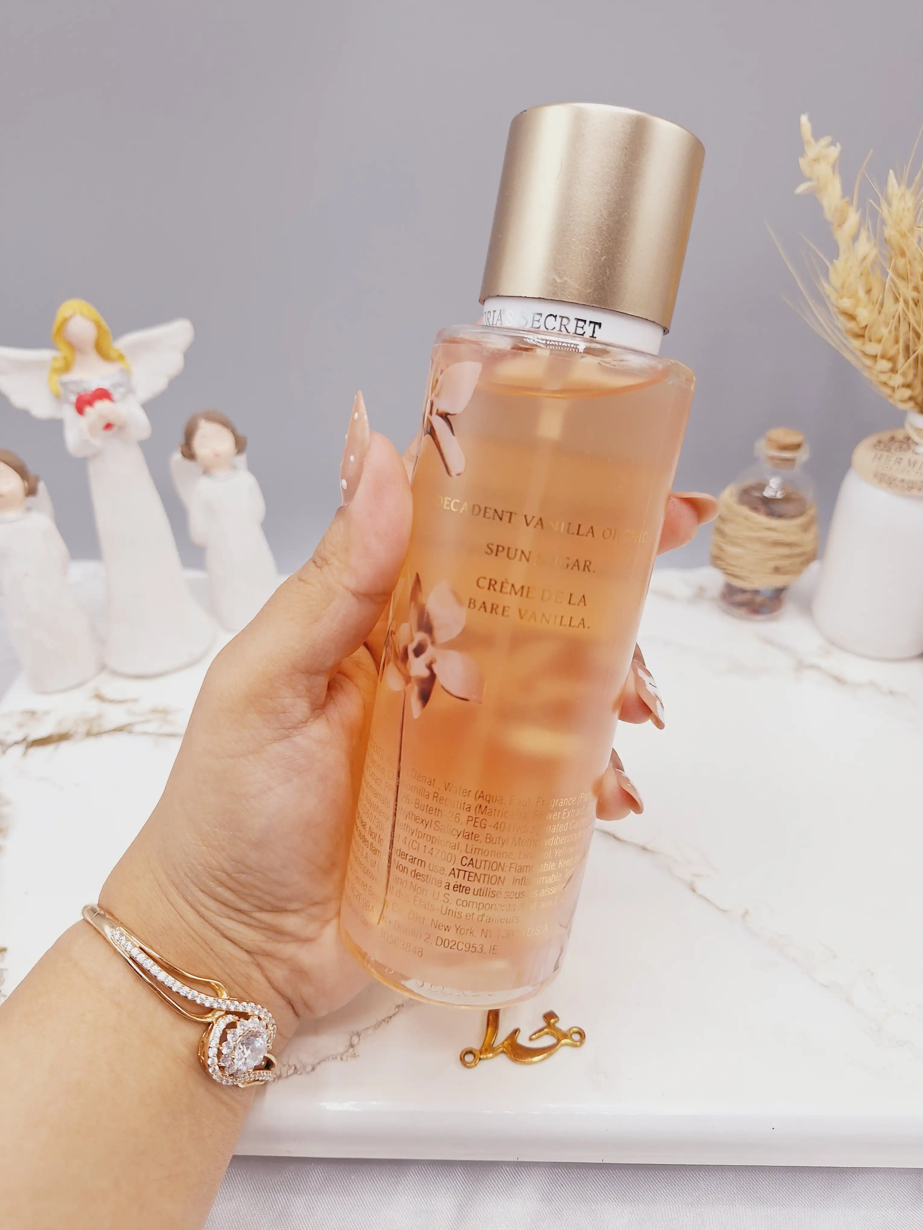 بادی اسپلش 250 ml ویکتوریا سکرت مدل Bare Vanilla LA CAE اورجینال