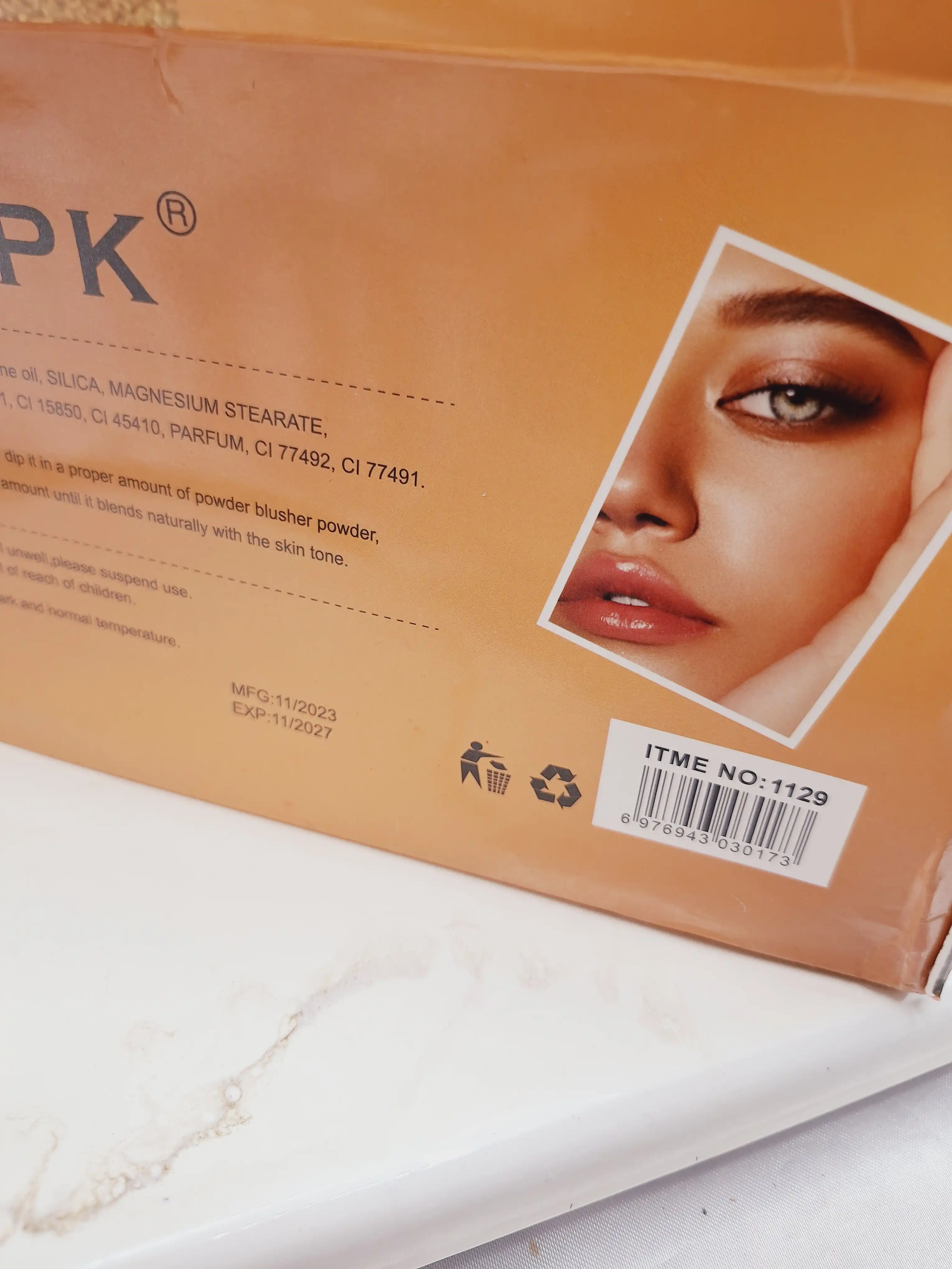 رژگونه پودری پد دار پرطرفدار برند RPK طرح تاج کد1129‌
