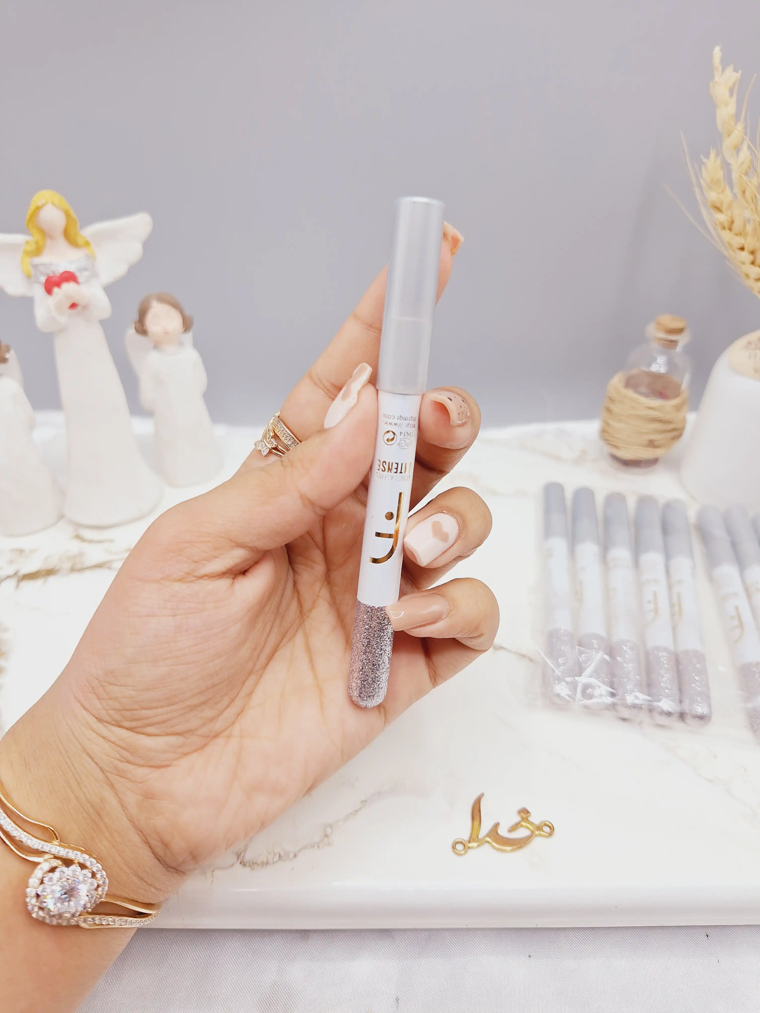 مداد چشم گلیتری رنگ نقره ای برند فلورمار flormar