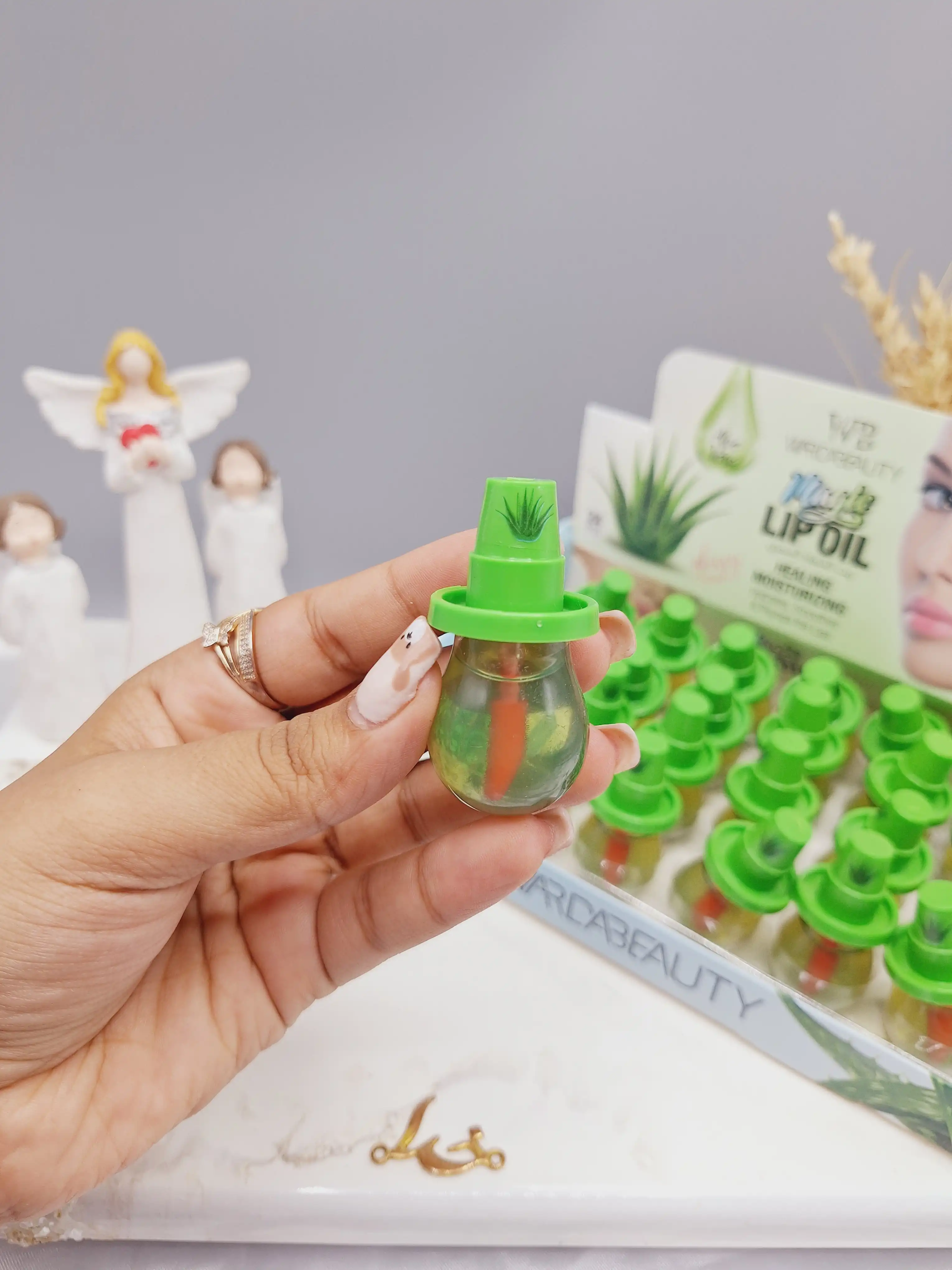 برق لب آلوئه ورا طرح لامپ