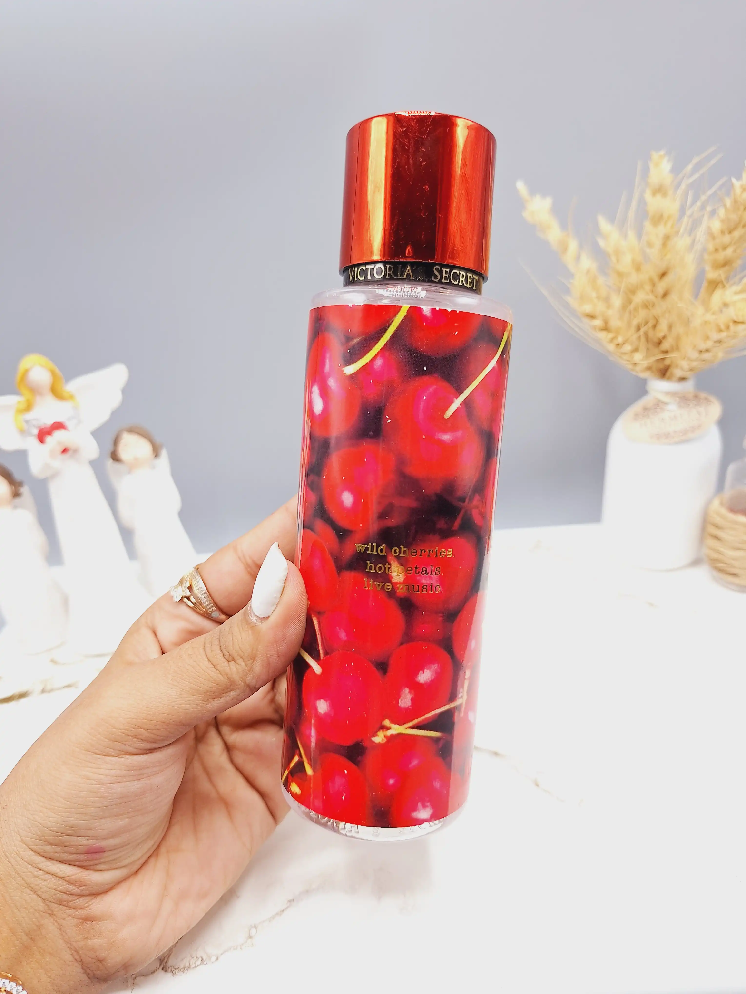بادی اسپلش 250 ml شاین دار ویکتوریا سکرت مدل Cherry Pop اورجینال