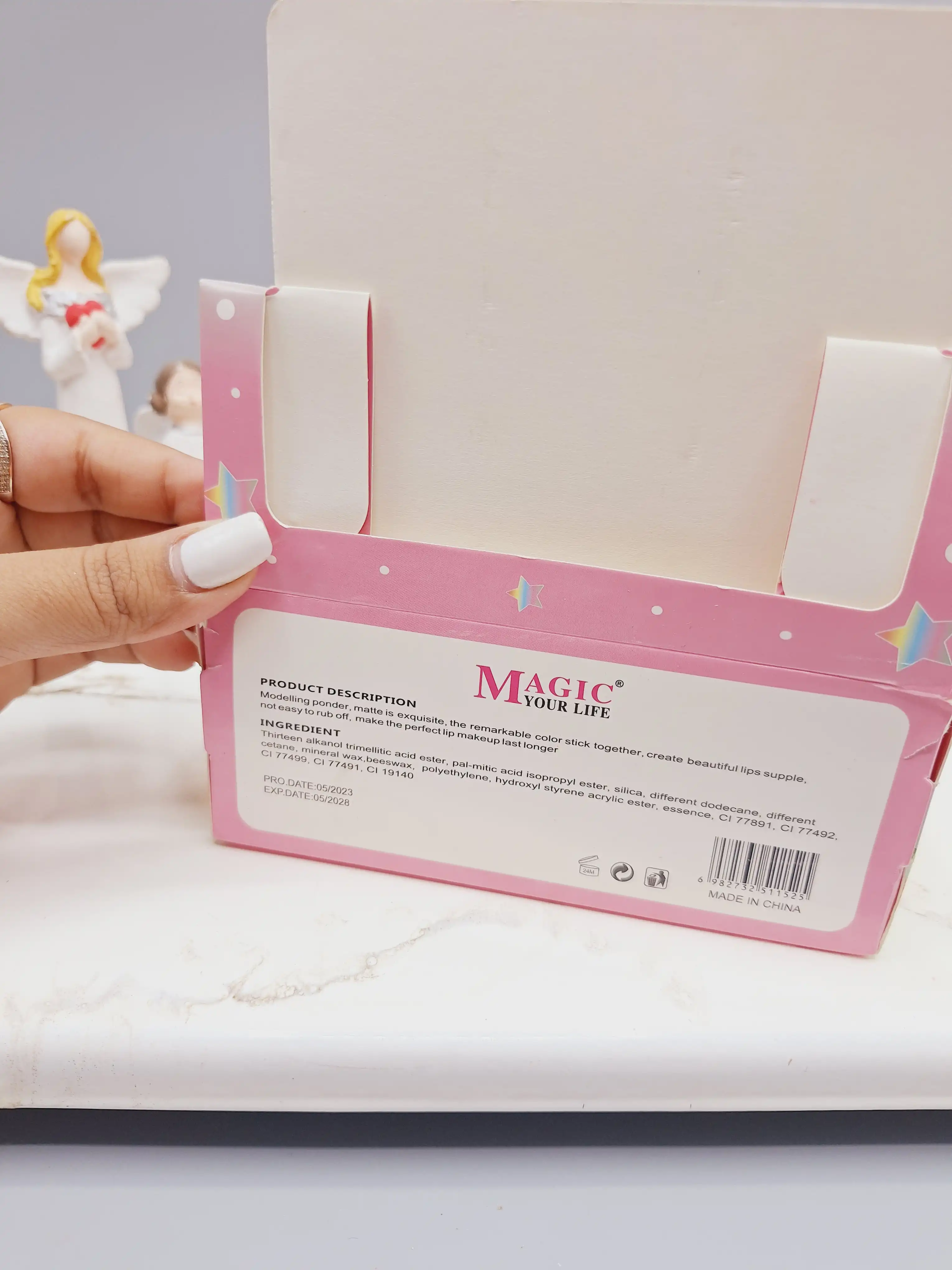 لیپ گلاس شاین دار طرح طرح قلب مدل آناناسی برند MAGIC کد 1152