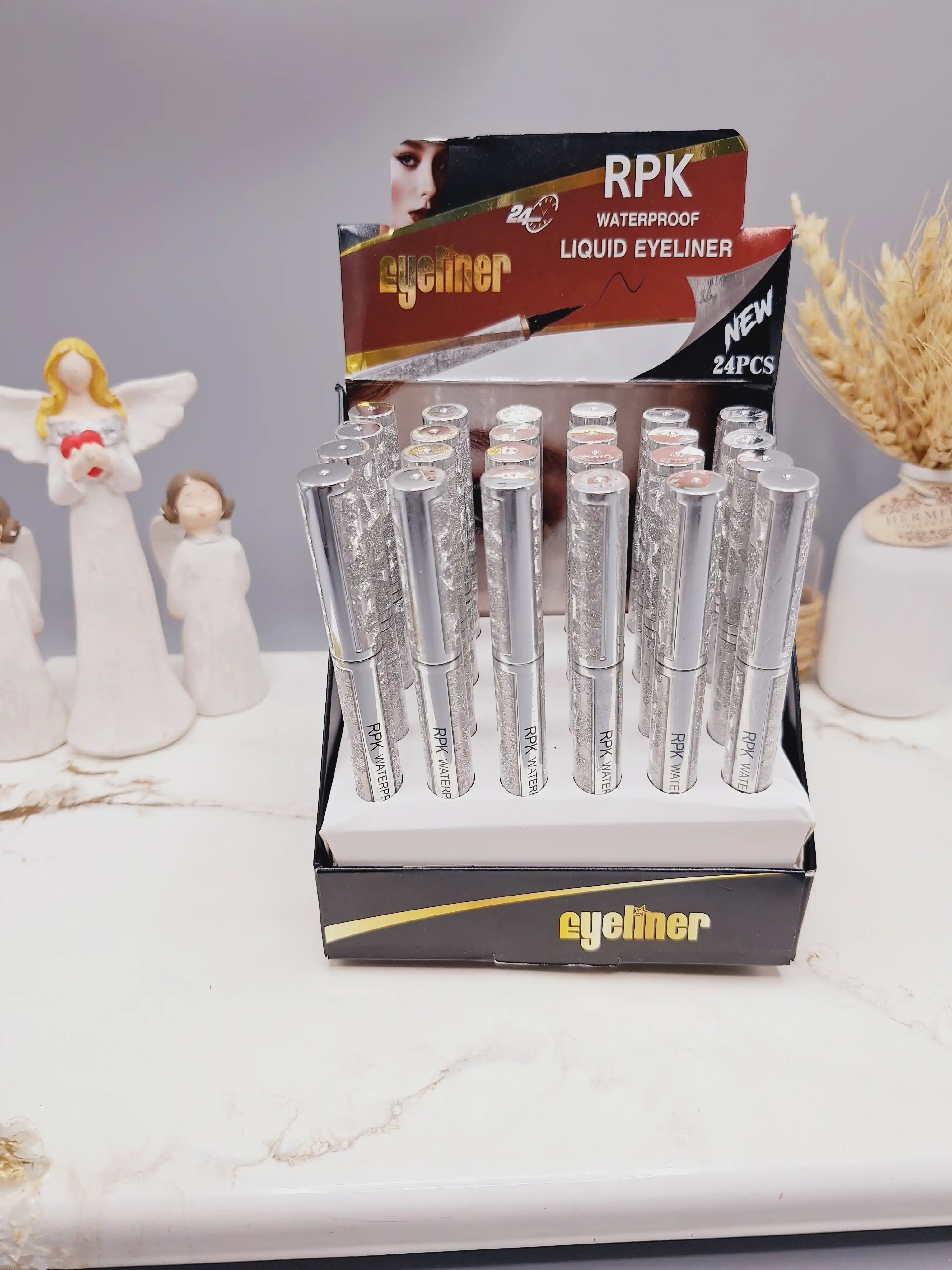 خط چشم مشکی ماژیکی پوکه نقره ای برند RPK کد 8052