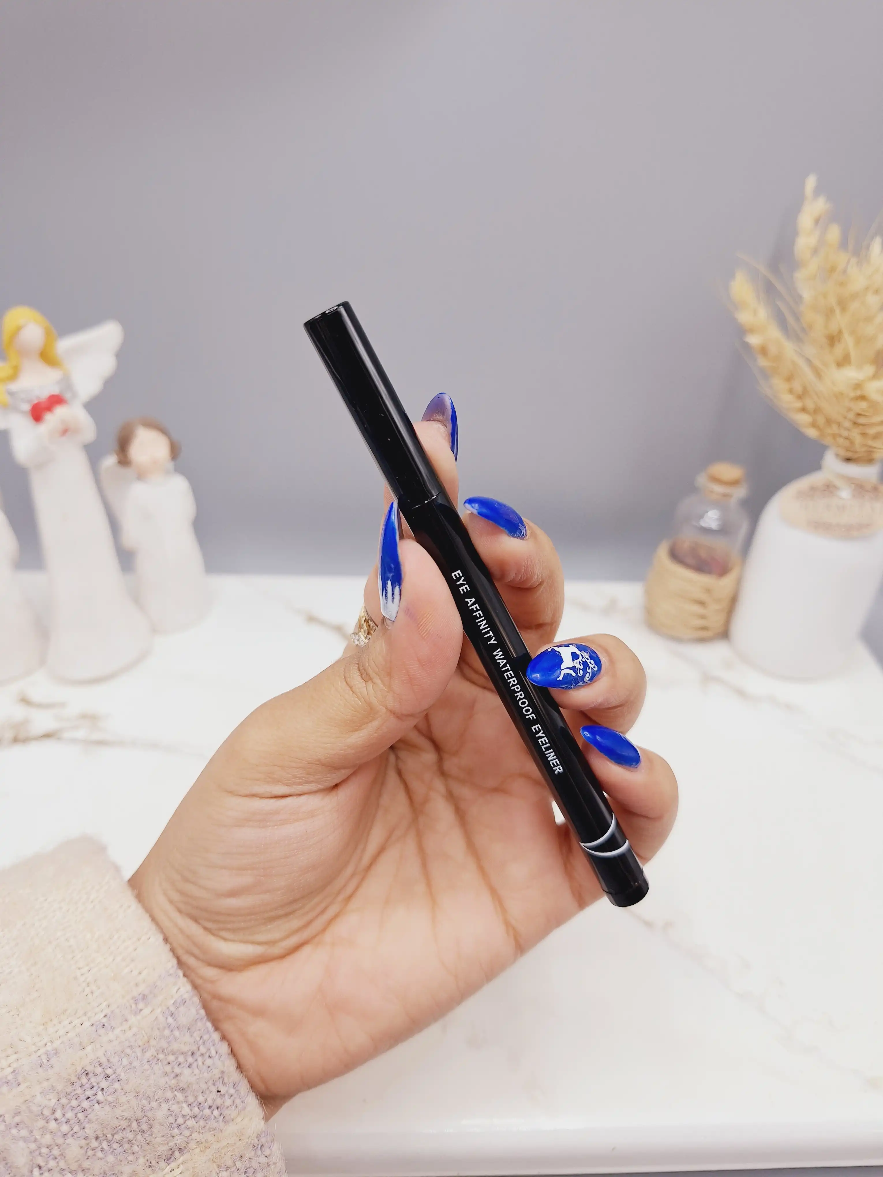 خط چشم مشکی ماژیکی برند شیگلم SHEGLAM