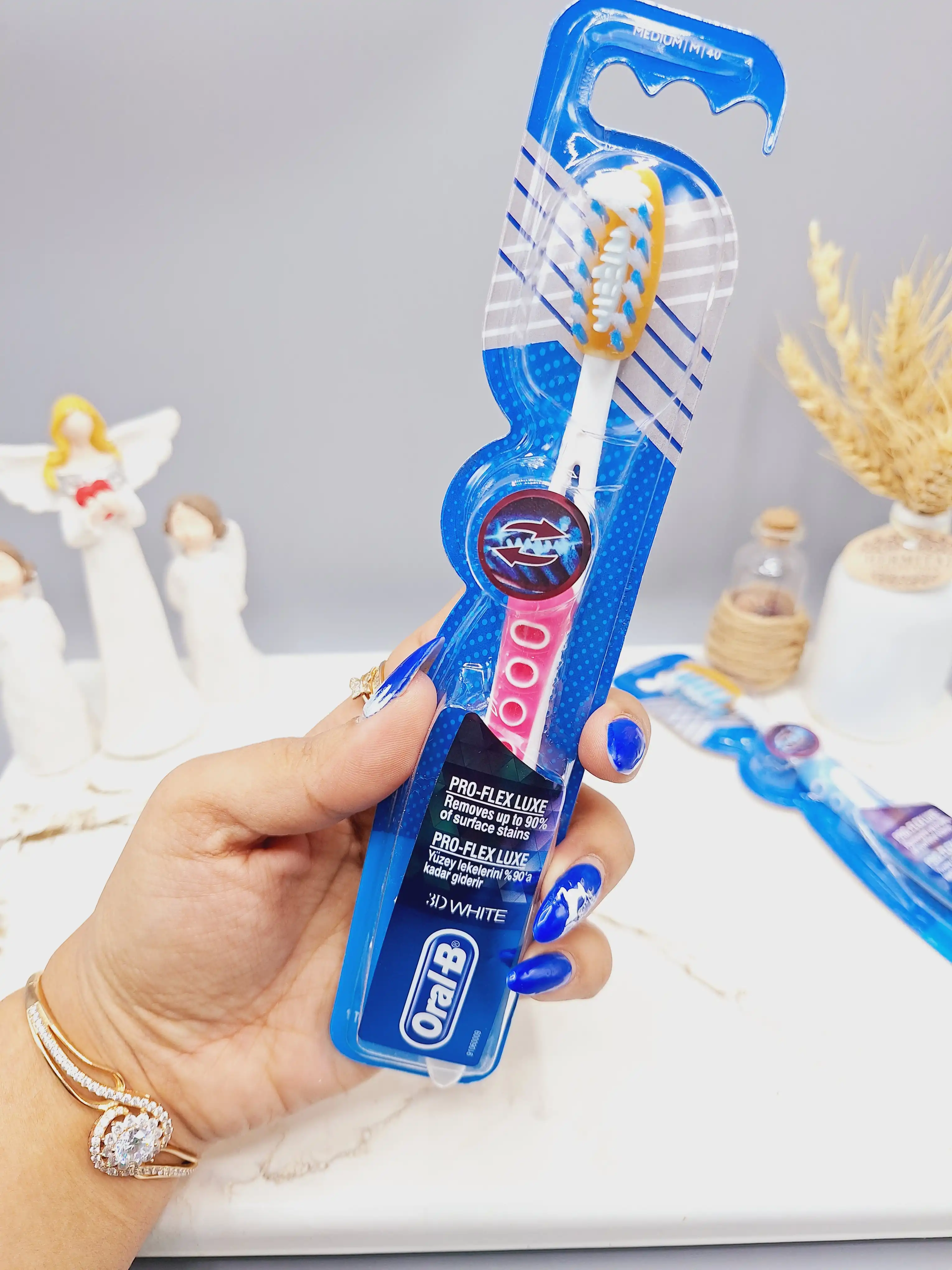 مسواک مدل لوکس اورال بی ORAL-B کد 3801