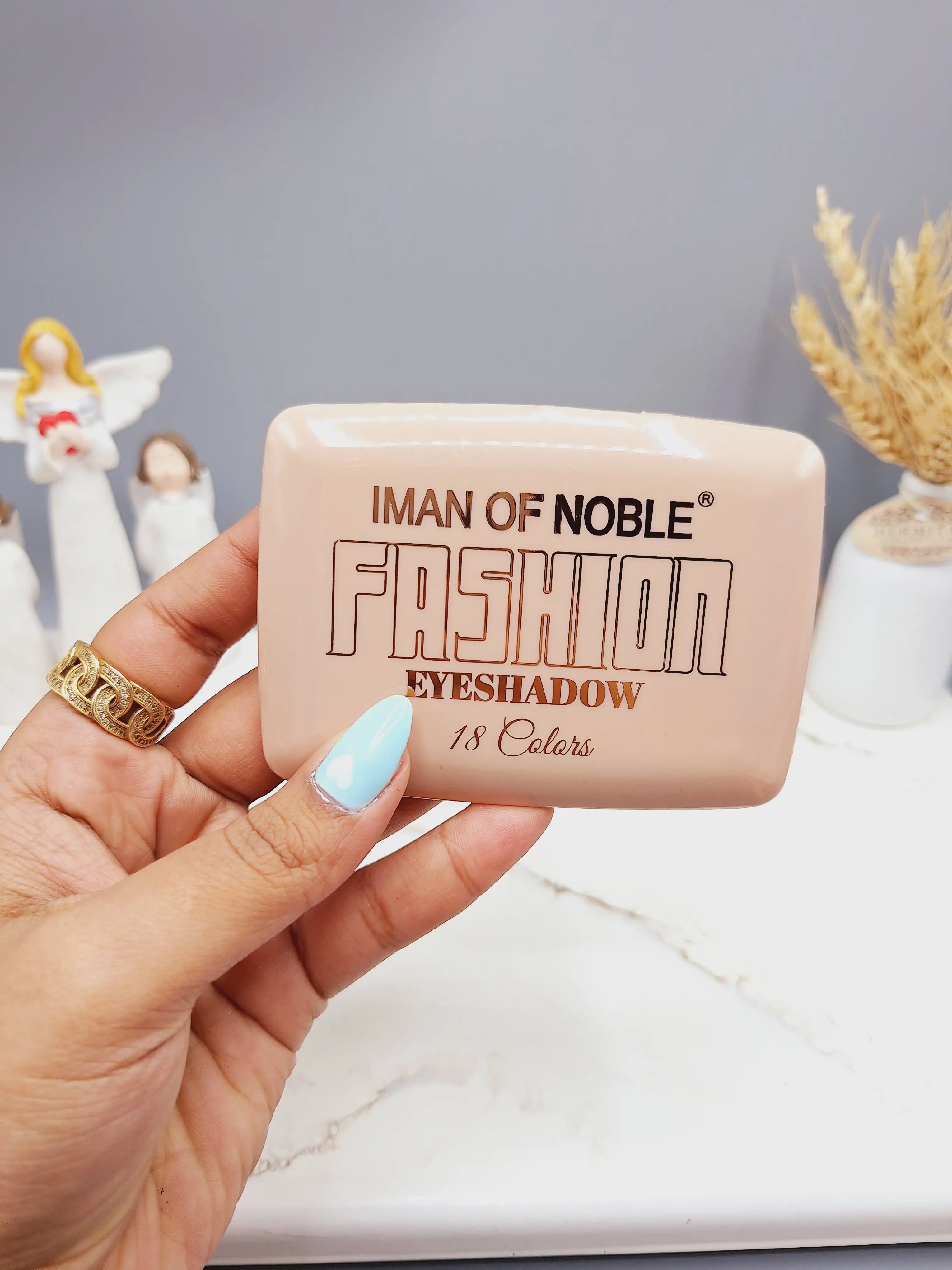 پالت سایه چشم 18 رنگ برند IMAN OF NOBLE کد 6672C (رنگ کرم)