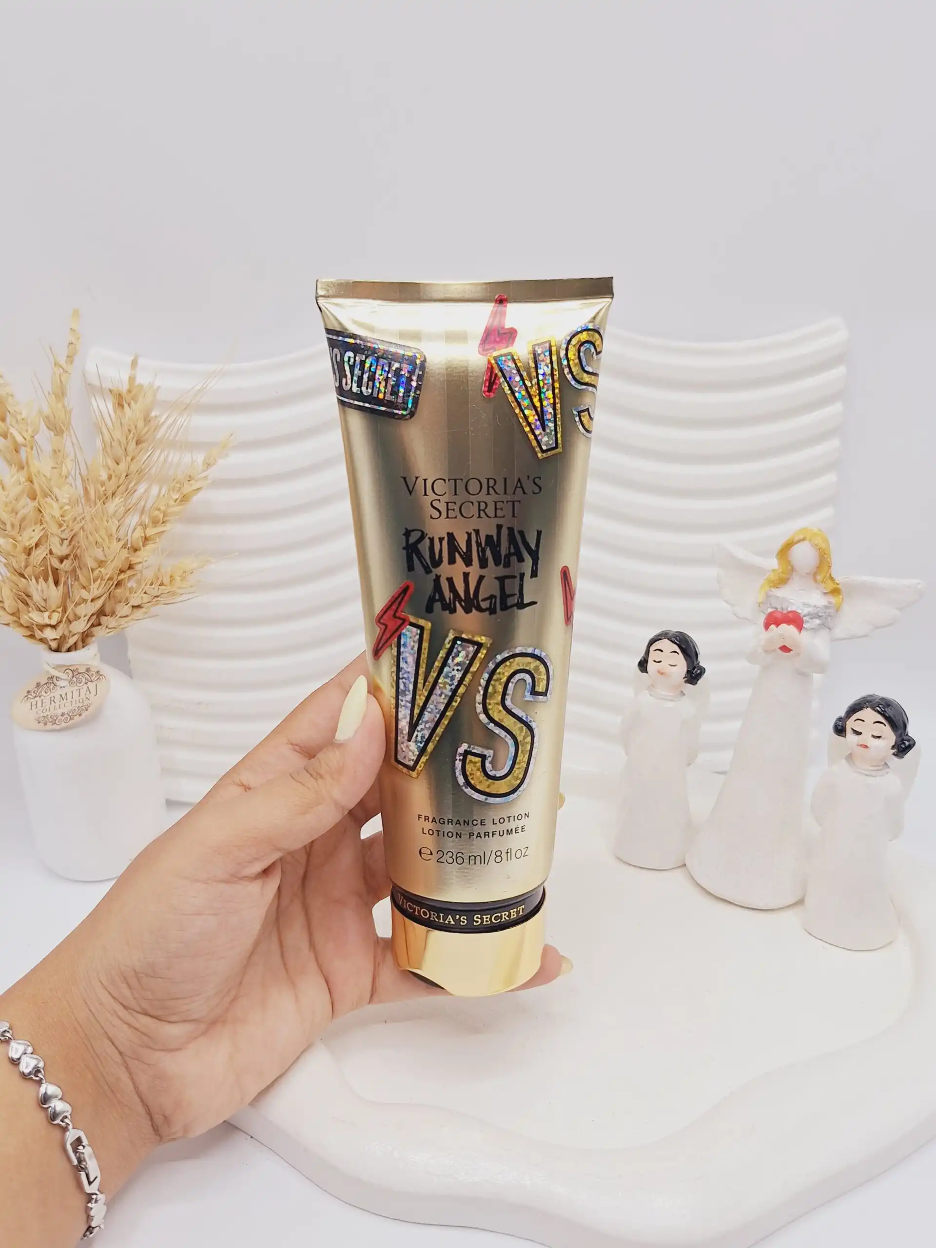 لوسیون بدن ویکتوریا سکرت مدل RUNWAY ANGEL حجم 237 میل کد 7347
