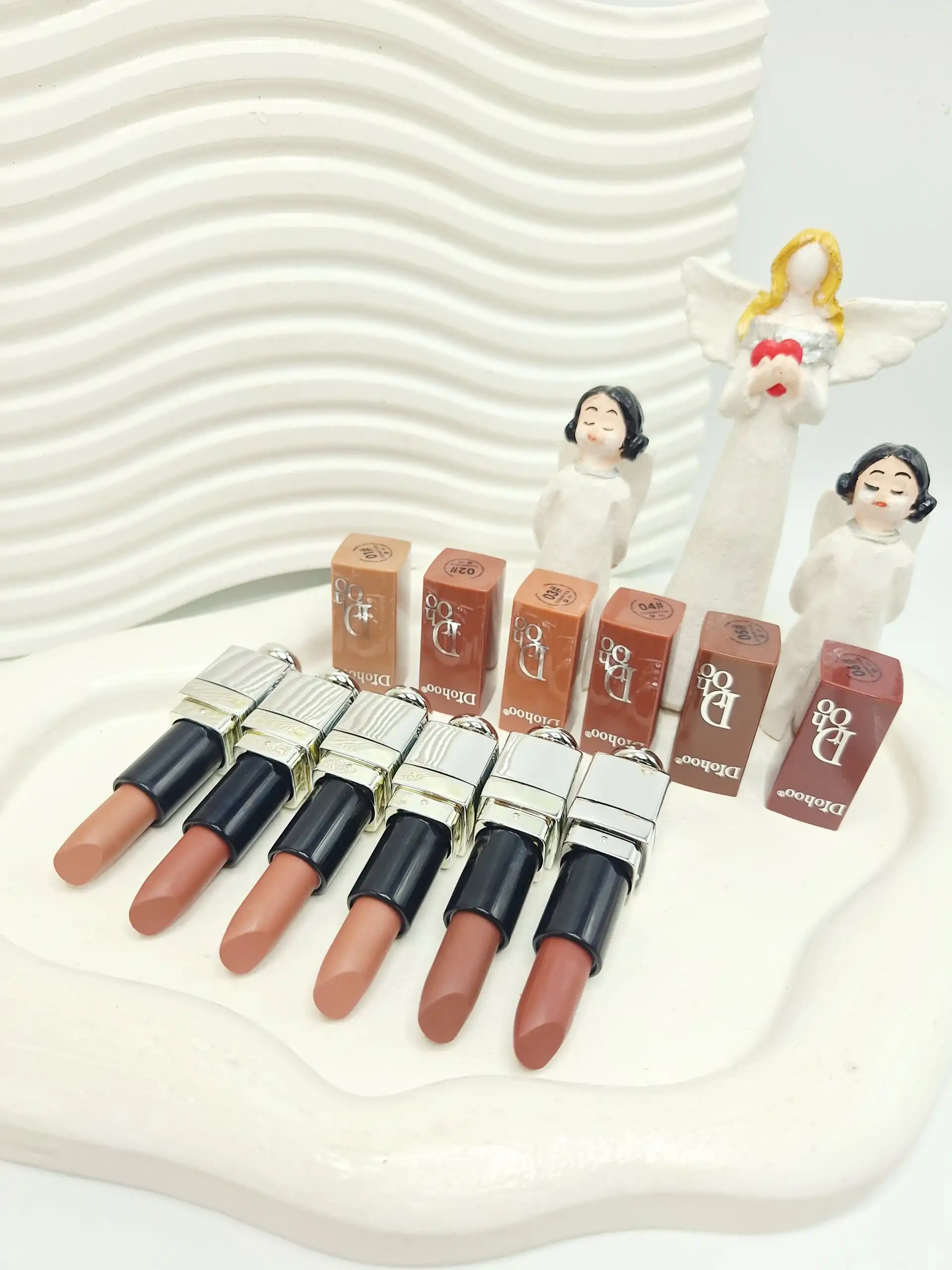 پک 6 تایی رژ جامد طرح دیور با عطر و طعم به کوکی خوشمزه وانیلی کد 3797