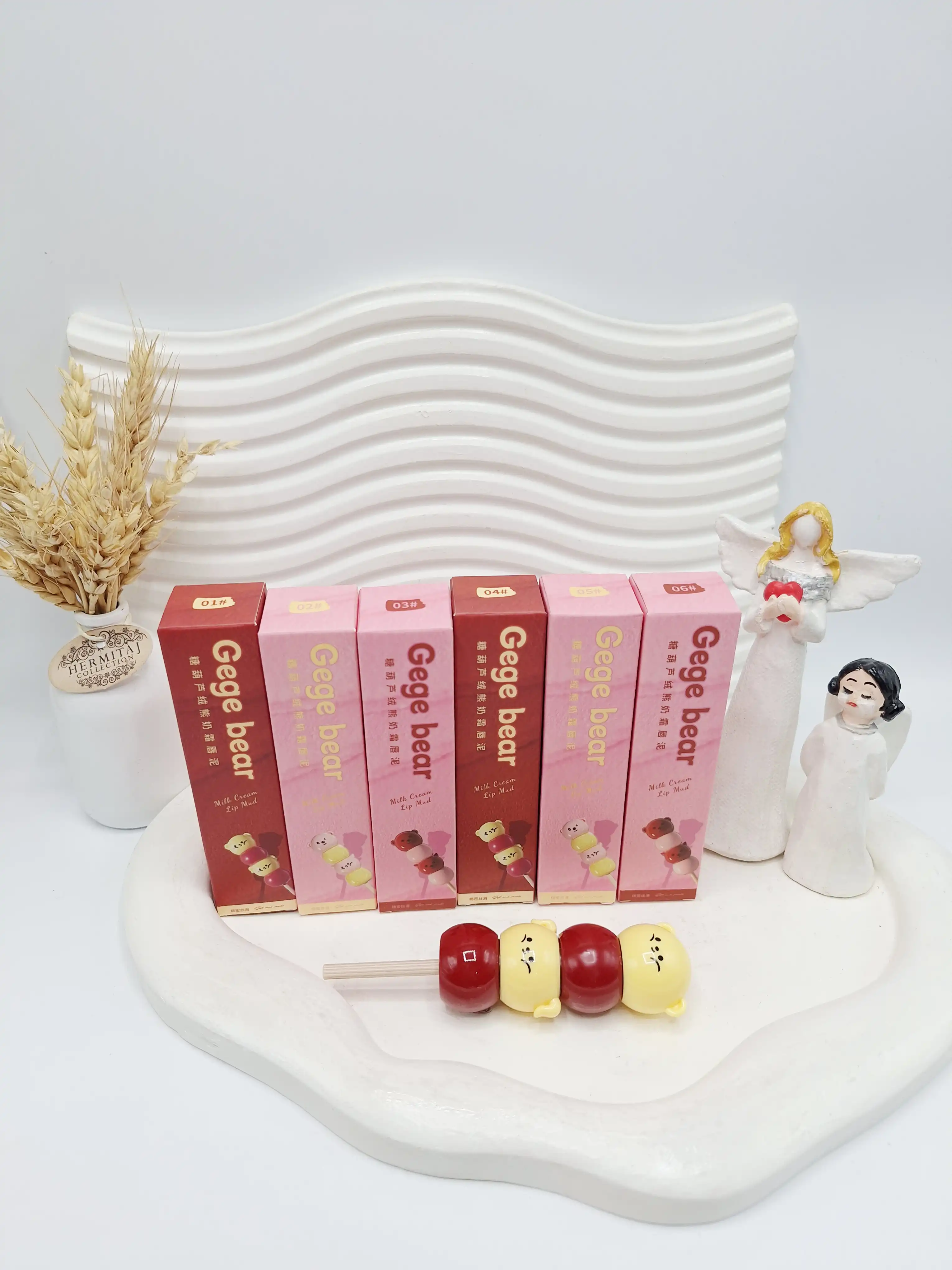 رژلب مخملی کره ای طرح آبنبات چوبی برند Gege bear کد 1505